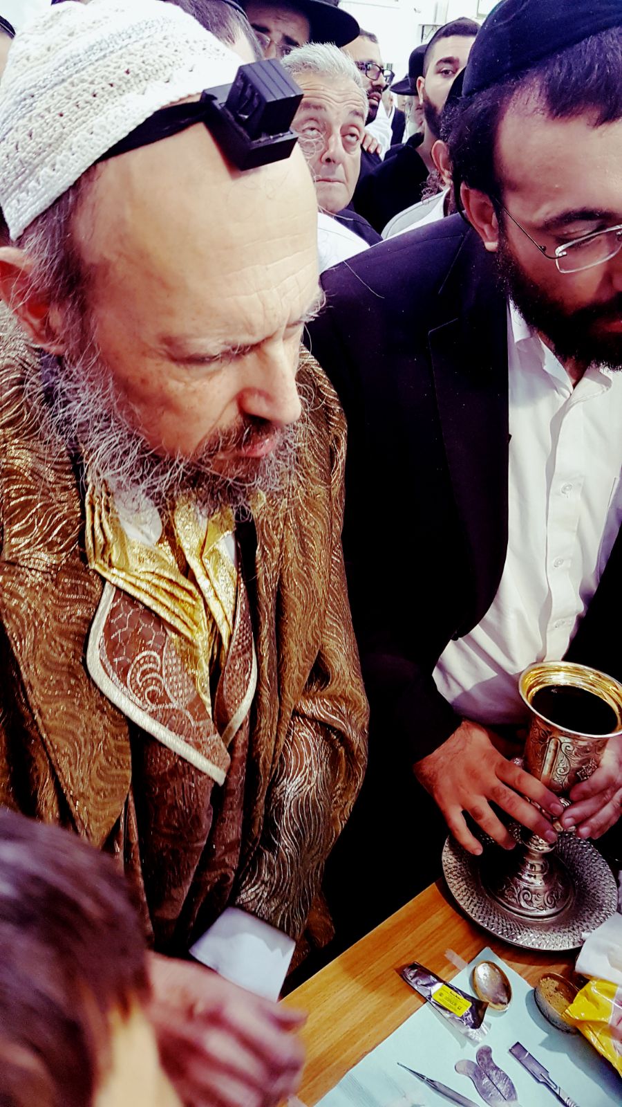 כשהגאון רבי יצחק זילברשטיין התפעל מהאברכים • צפו