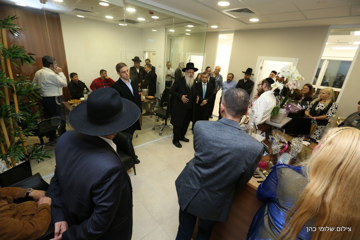 גלריה • עו"ד משה אוסדיטשר חנך משרד חדש