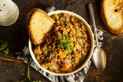 מרק עדשים וירקות