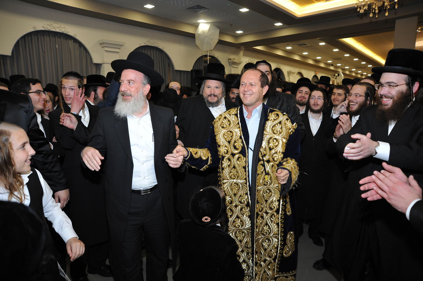 גדולי ישראל וצמרת המדינה בחתונת בנו של מאיר פרוש • גלריה