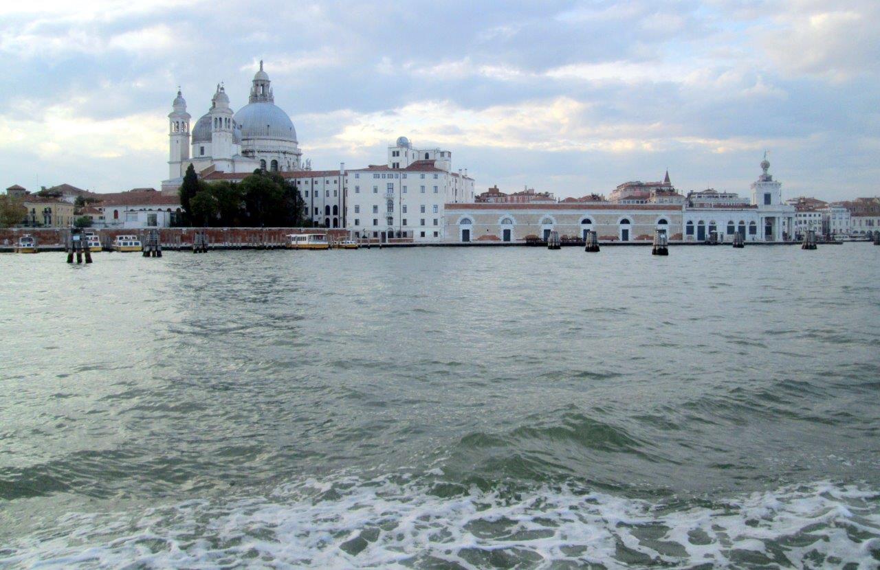 סיור מצולם לתעלותיה הקסומות של ונציה