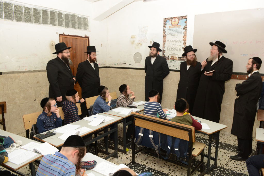 צפו בתמונות: משב"ק הרבי מסאטמר מבקר בישראל