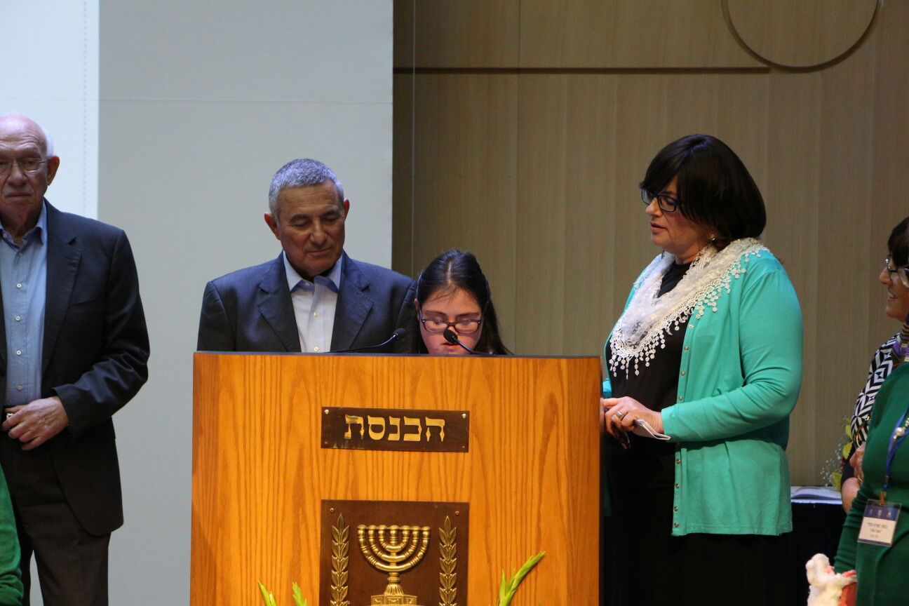 בנות הדיור הקהילתי של 'אהל שרה' התנדבו - והרוויחו