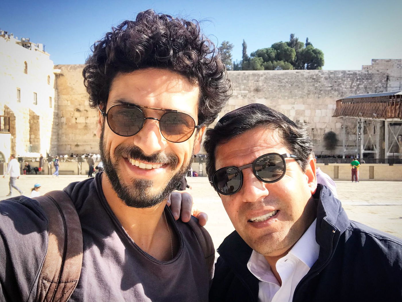 תיעוד: השחקן אביב אלוש ורב הסלבס בכותל