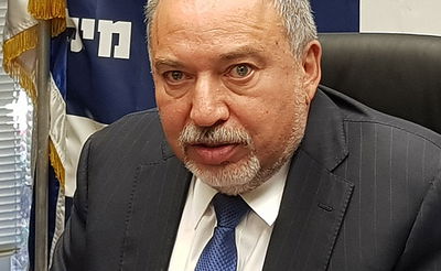 השר ליברמן תקע את 'חוק המרכולים' ומאשים את החרדים