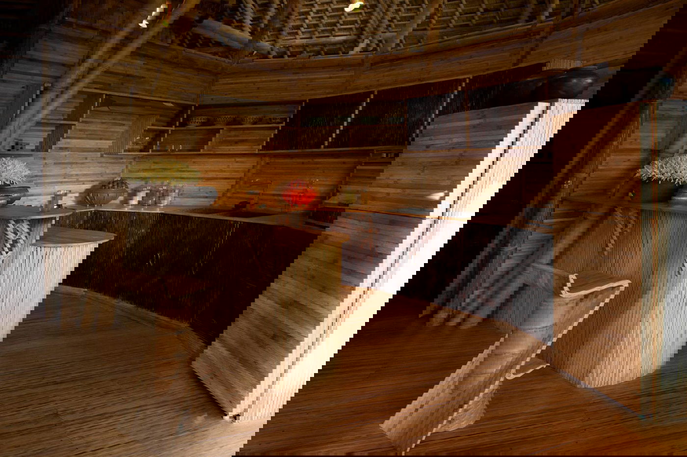 אבן אאוט, במבוק אין: נמצא החומר המושלם לבניית בתים?