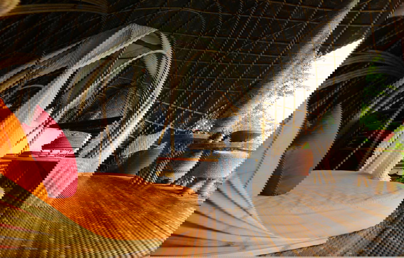 אבן אאוט, במבוק אין: נמצא החומר המושלם לבניית בתים?