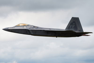 מטוס F-22