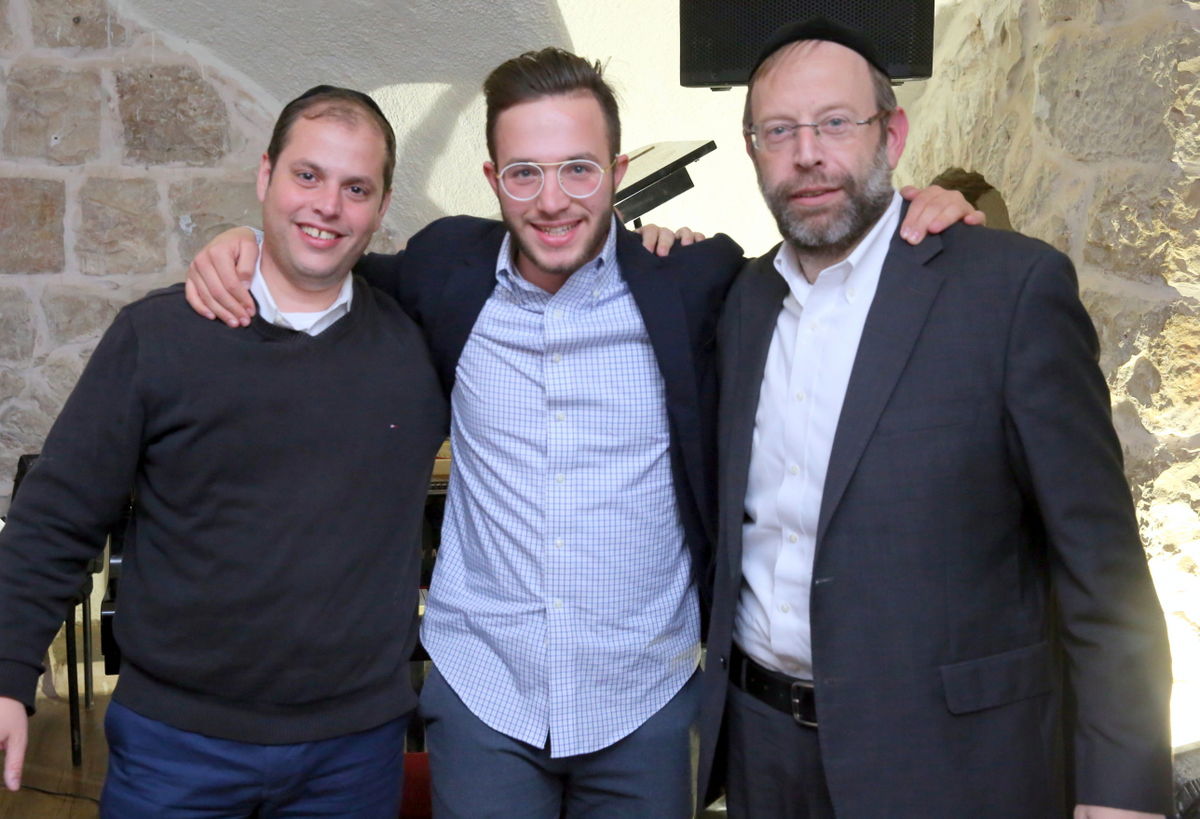 הברנז'ה חגגה יום הולדת לצלם שלומי כהן • צפו