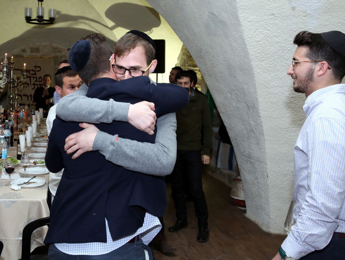 הברנז'ה חגגה יום הולדת לצלם שלומי כהן • צפו