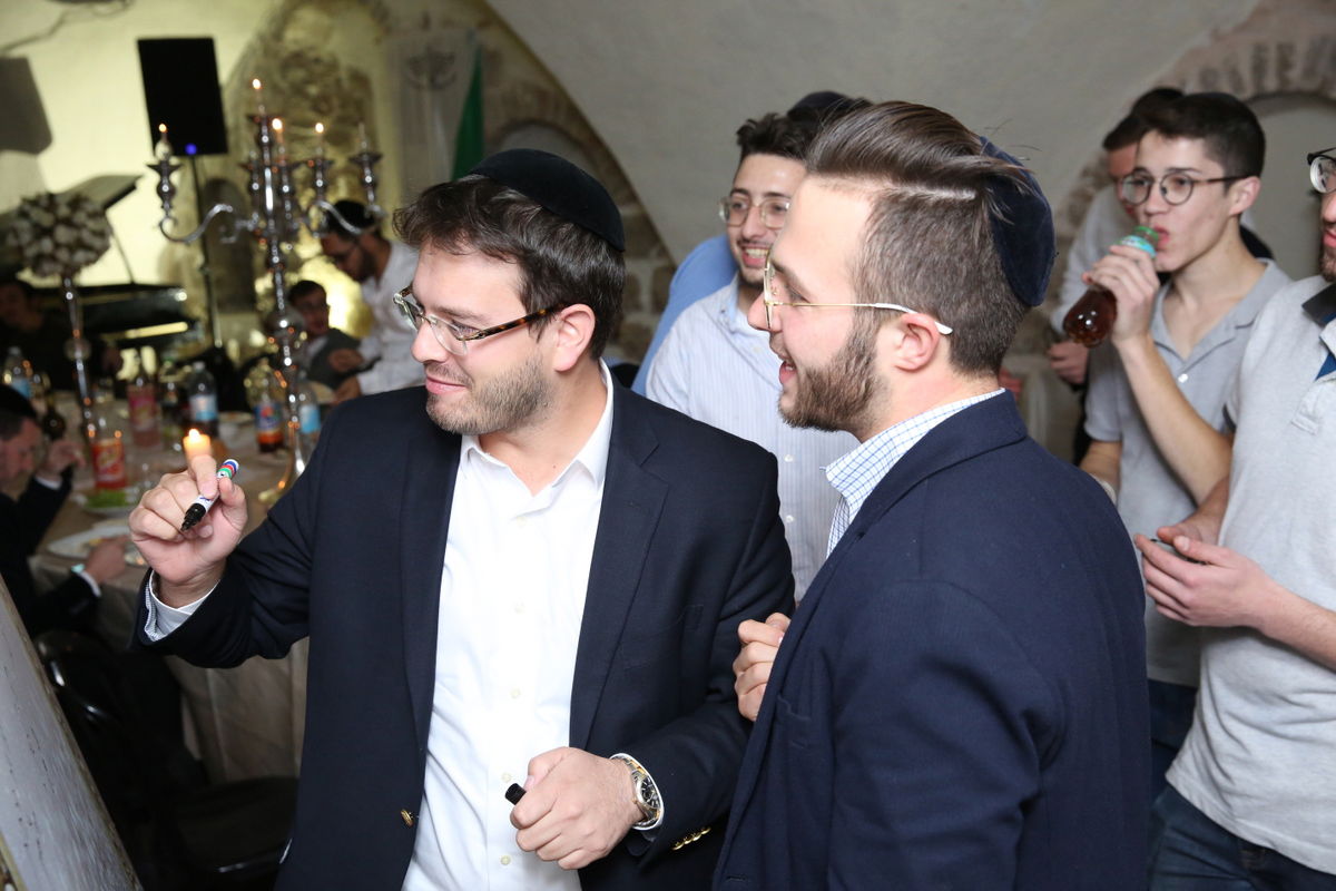 הברנז'ה חגגה יום הולדת לצלם שלומי כהן • צפו