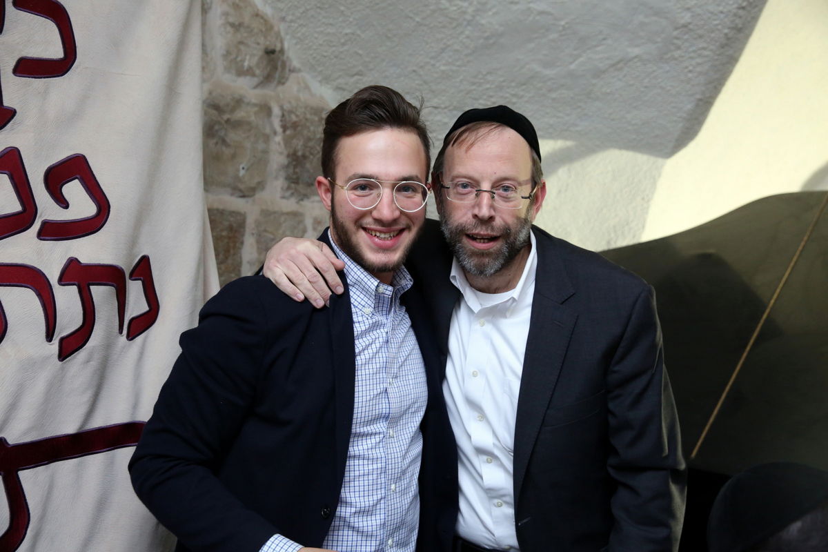 הברנז'ה חגגה יום הולדת לצלם שלומי כהן • צפו