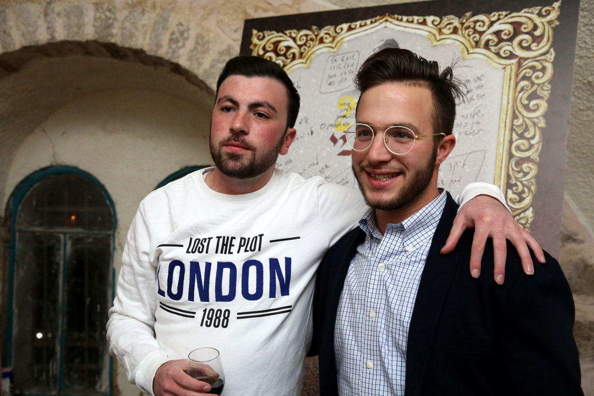 הברנז'ה חגגה יום הולדת לצלם שלומי כהן • צפו