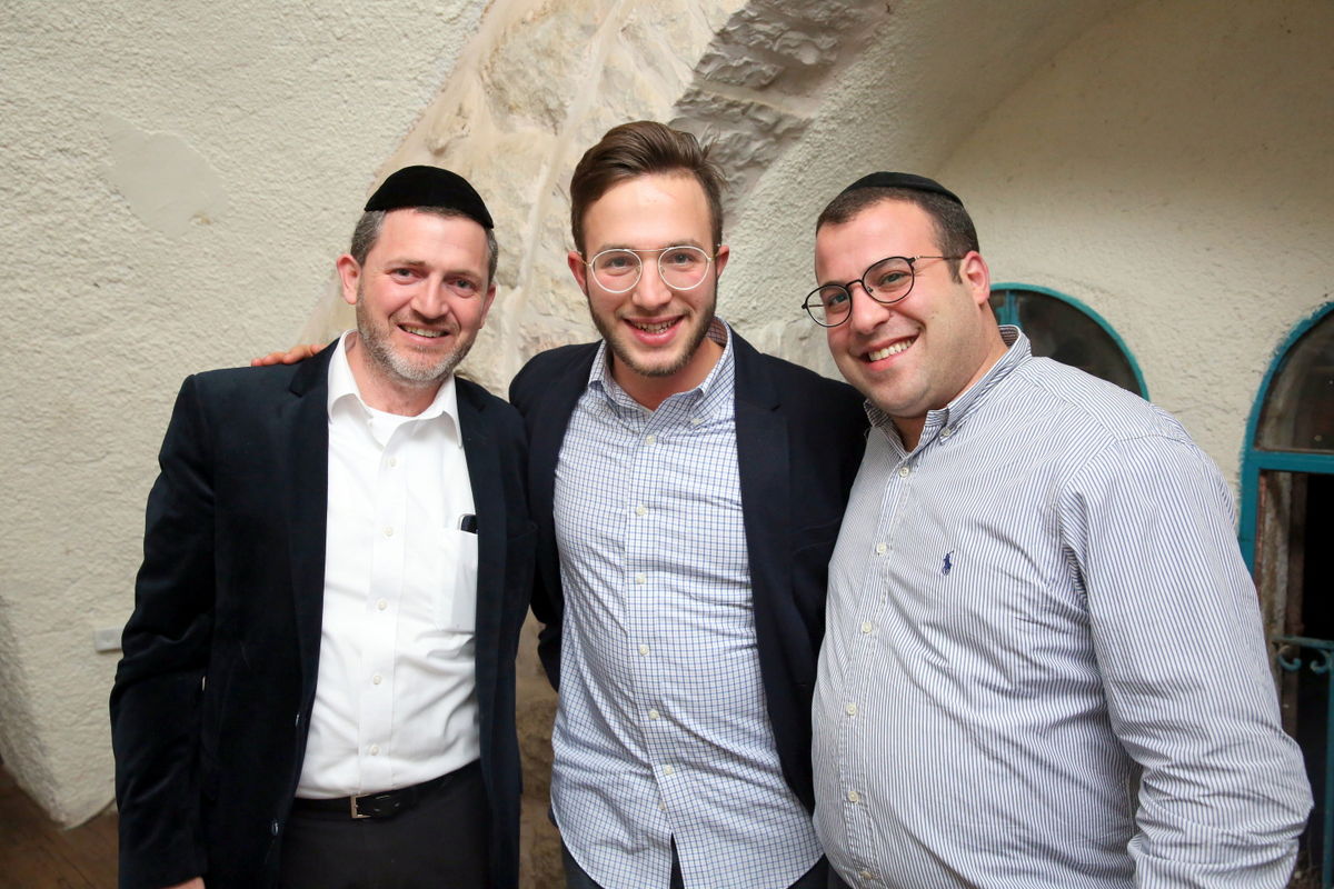 הברנז'ה חגגה יום הולדת לצלם שלומי כהן • צפו