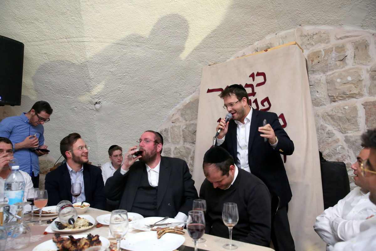 הברנז'ה חגגה יום הולדת לצלם שלומי כהן • צפו