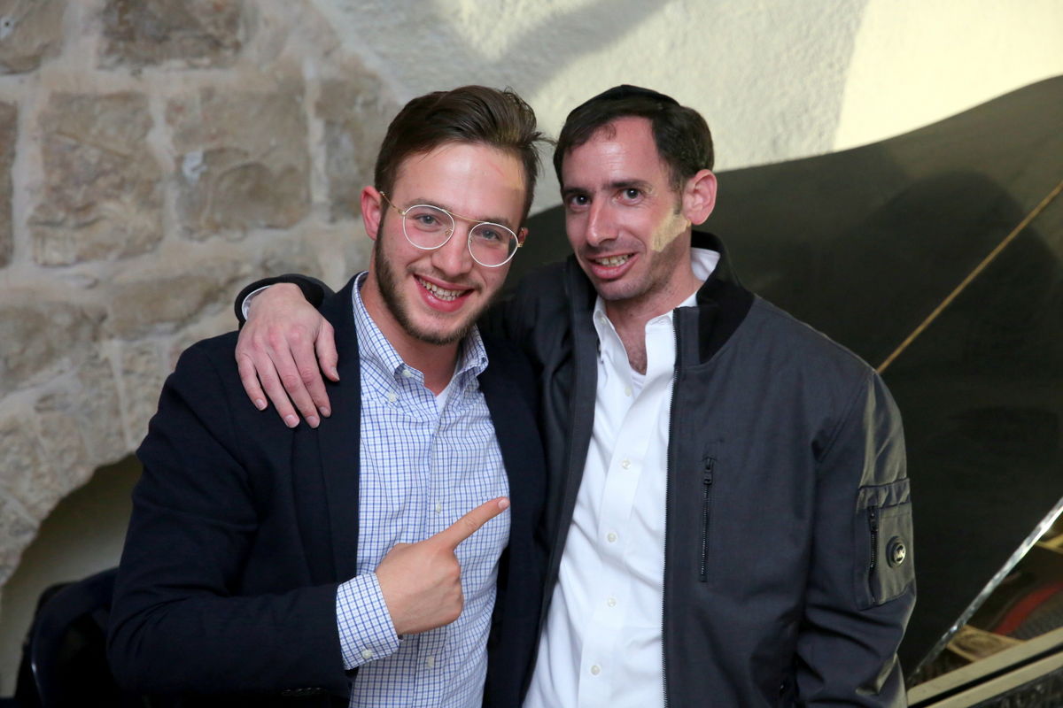 הברנז'ה חגגה יום הולדת לצלם שלומי כהן • צפו