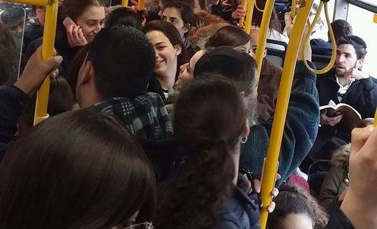 אוטובוסים בירושלים: צפיפות קשה ובעיות צניעות