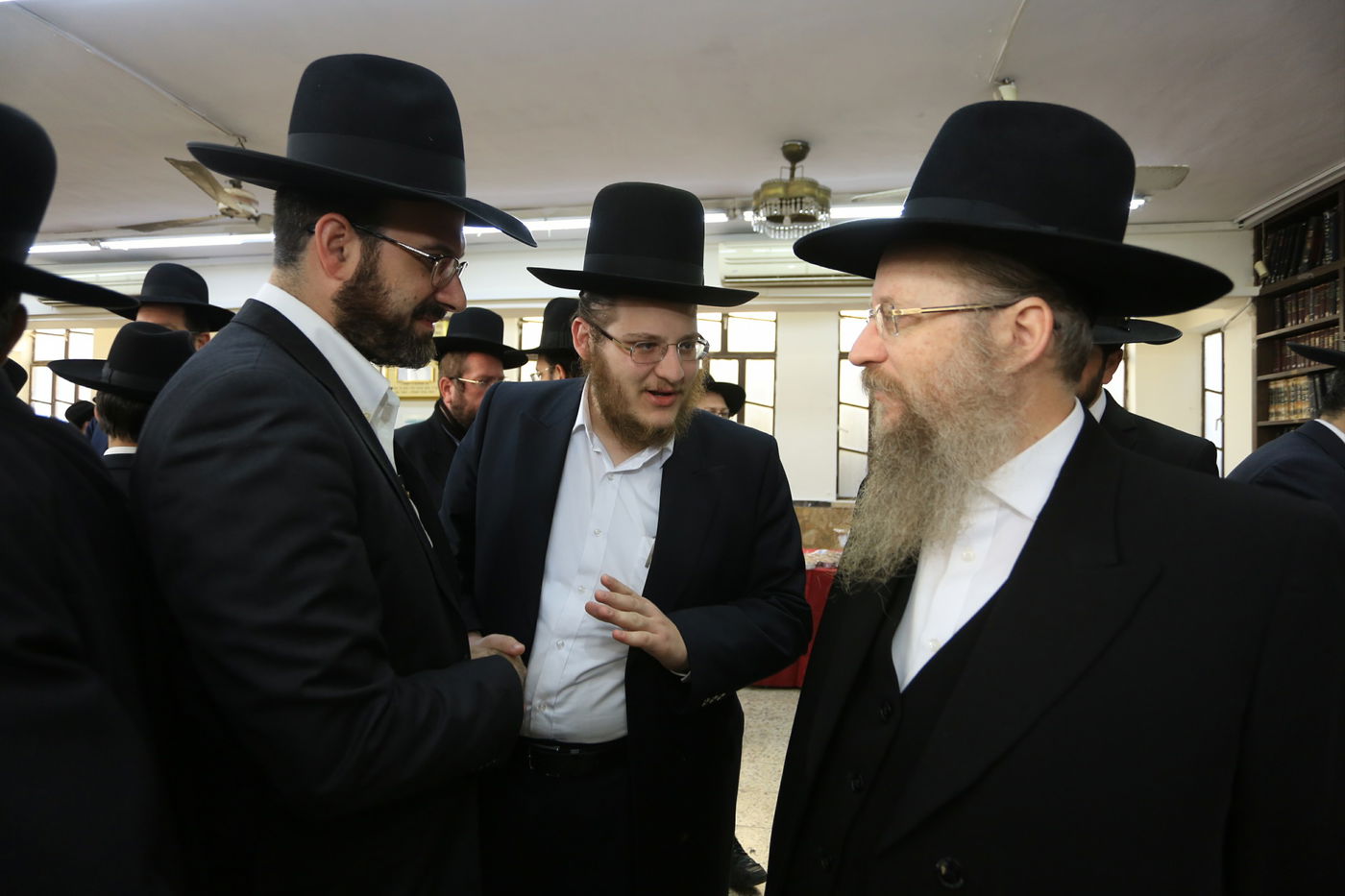 נכדו ונאמן ביתו של מרן שר התורה ערך ברית לבנו • גלריית ענק