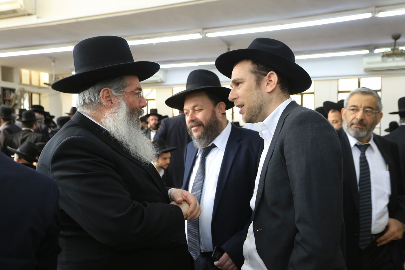 נכדו ונאמן ביתו של מרן שר התורה ערך ברית לבנו • גלריית ענק