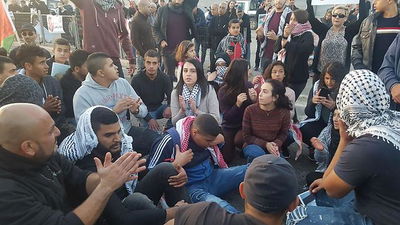 ערבים חסמו כבישים ויידו אבנים בצפון - השוטרים נמלטו