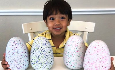 הילד בן השש שהכניס להוריו 11 מיליון דולר בשנה