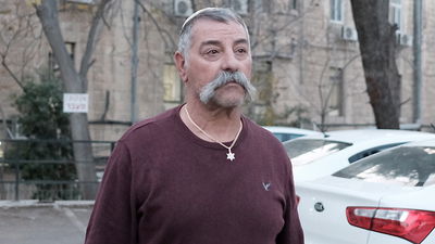 נהג המונית מתאר