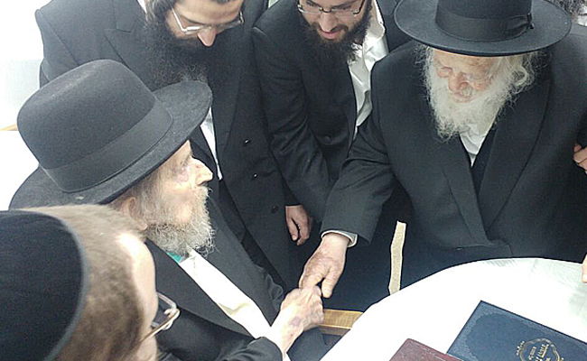 עם מרן הגר"ח קנייבסקי, בחג הסוכות האחרון