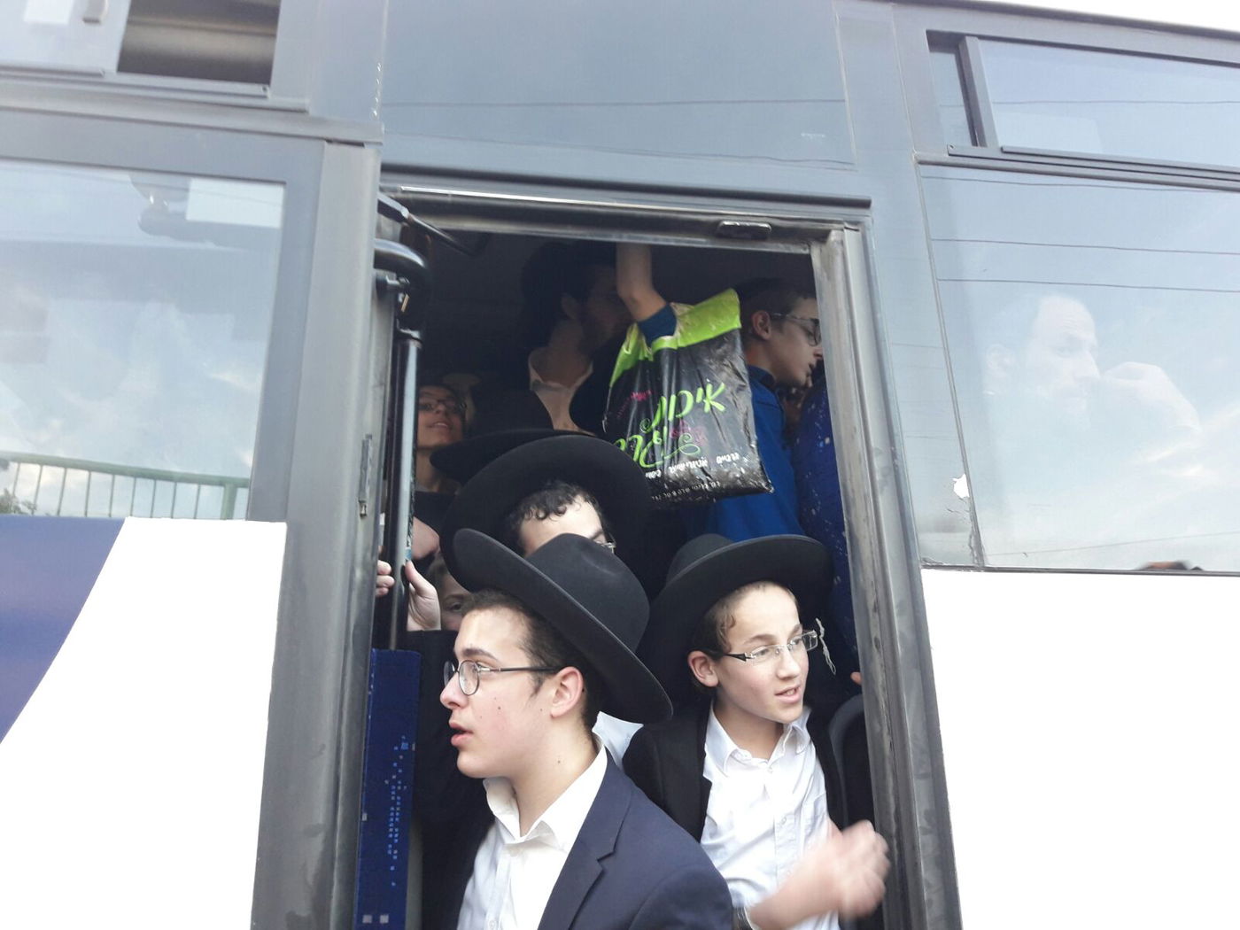 אלפים תקועים ביציאה מבני ברק; 'גשר רמת אלחנן' נסגר • תיעוד