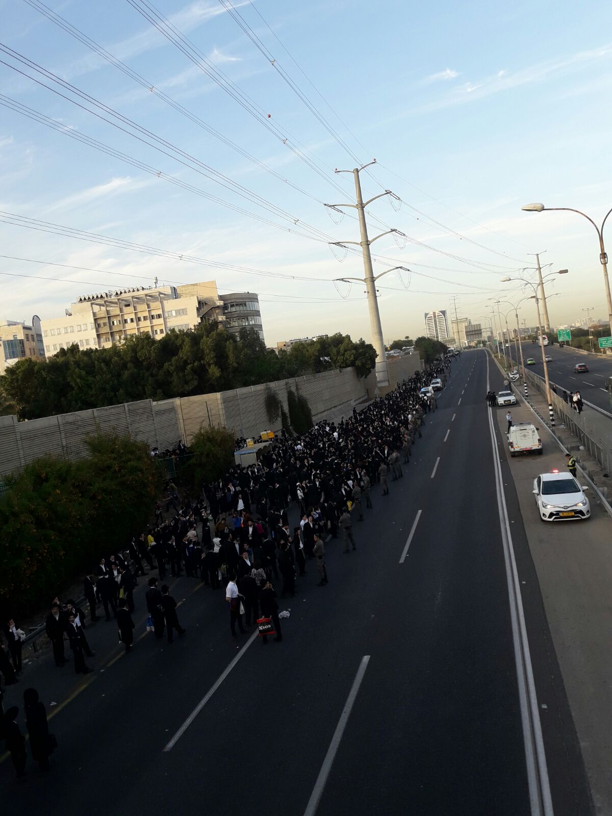 אלפים תקועים ביציאה מבני ברק; 'גשר רמת אלחנן' נסגר • תיעוד