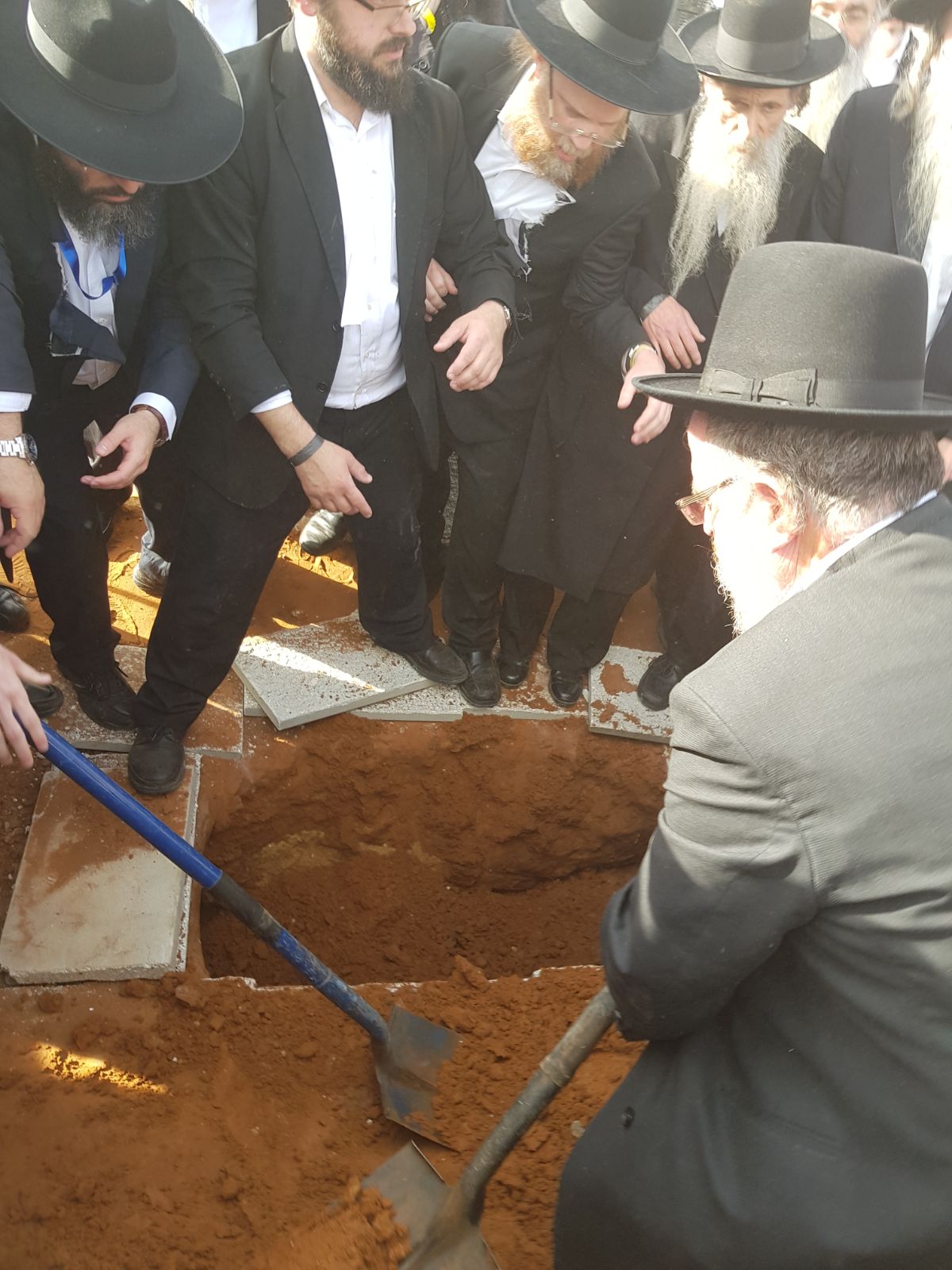 6 שעות לאחר הפטירה: נסתם הגולל על מרן הרב שטיינמן זצ"ל • צפו