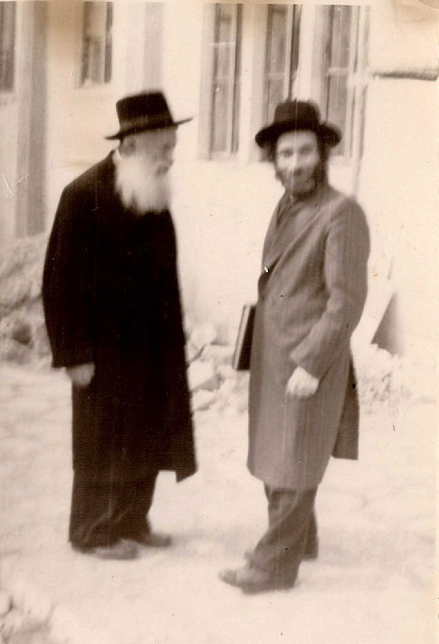 עם מרן הרב מפוניבז', הגרי"ש כהנמן