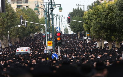 צפו בגלריה: הלווית הענק של מרן הרב שטיינמן מזווית נוספת