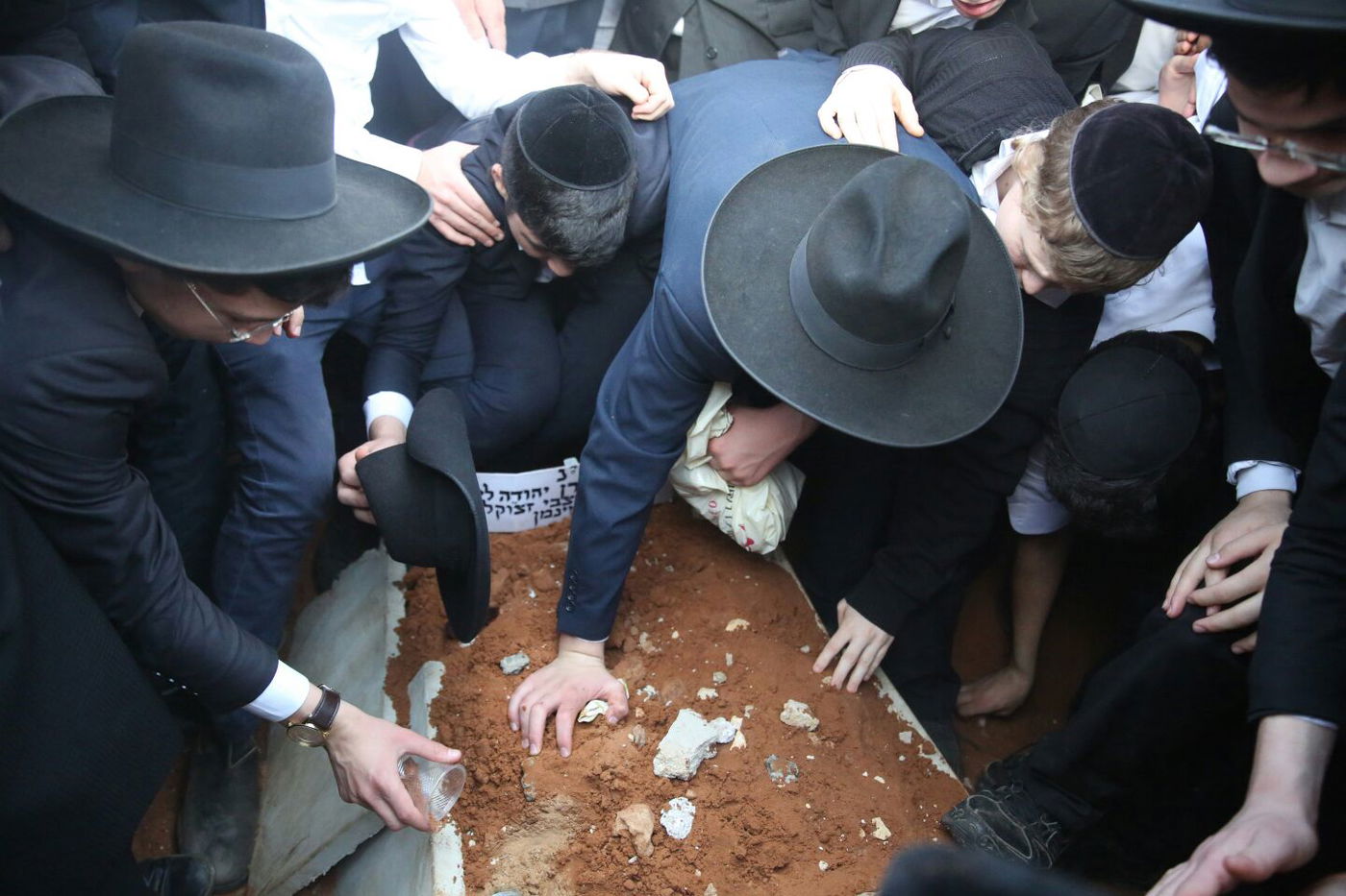 צפו בגלריה: הלווית הענק של מרן הרב שטיינמן מזווית נוספת