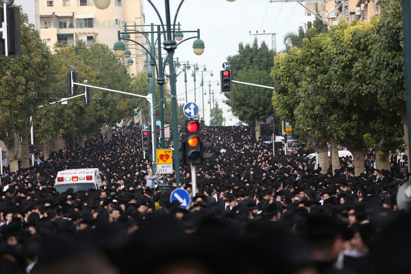 צפו בגלריה: הלווית הענק של מרן הרב שטיינמן מזווית נוספת