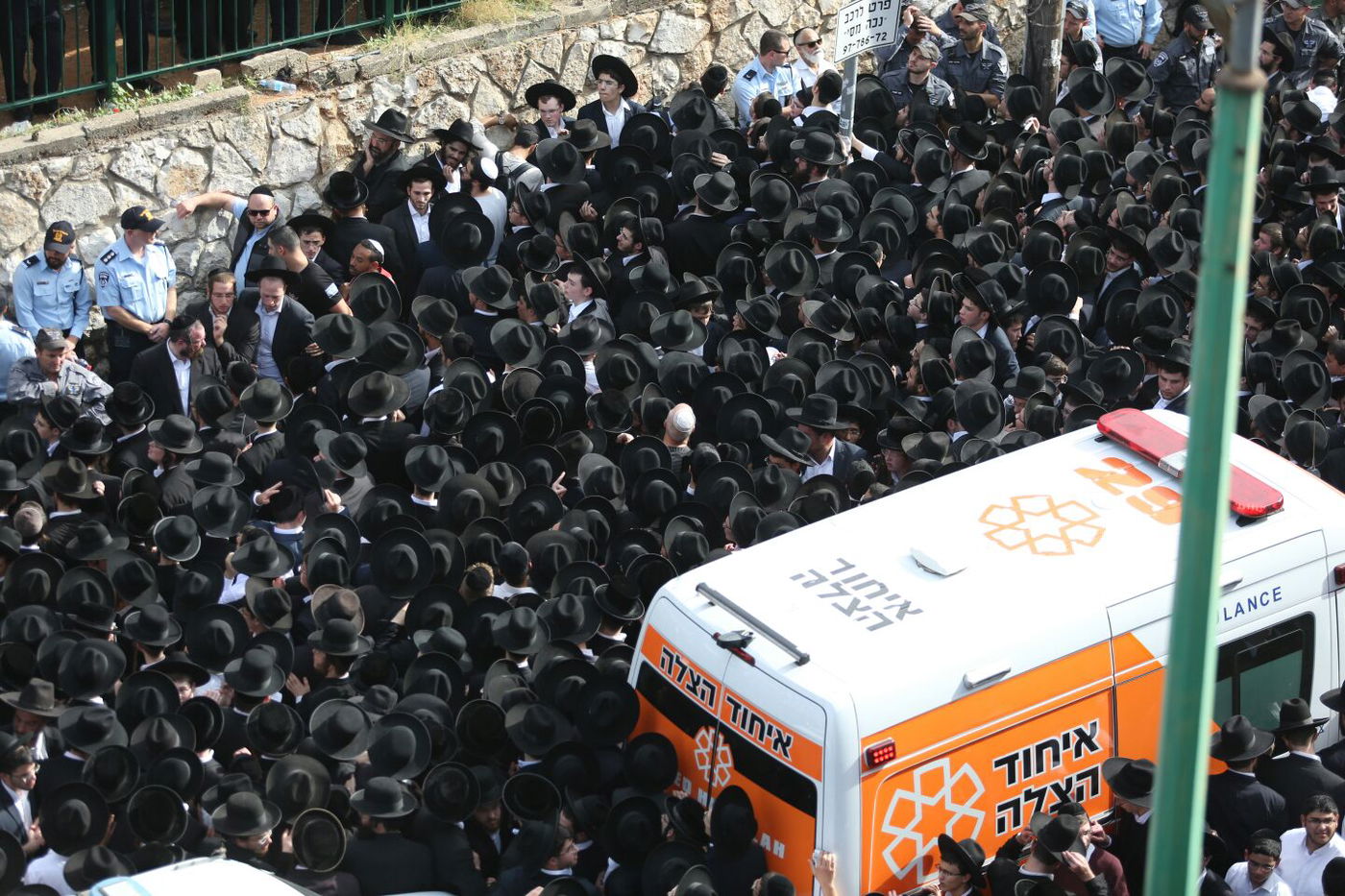 צפו בגלריה: הלווית הענק של מרן הרב שטיינמן מזווית נוספת