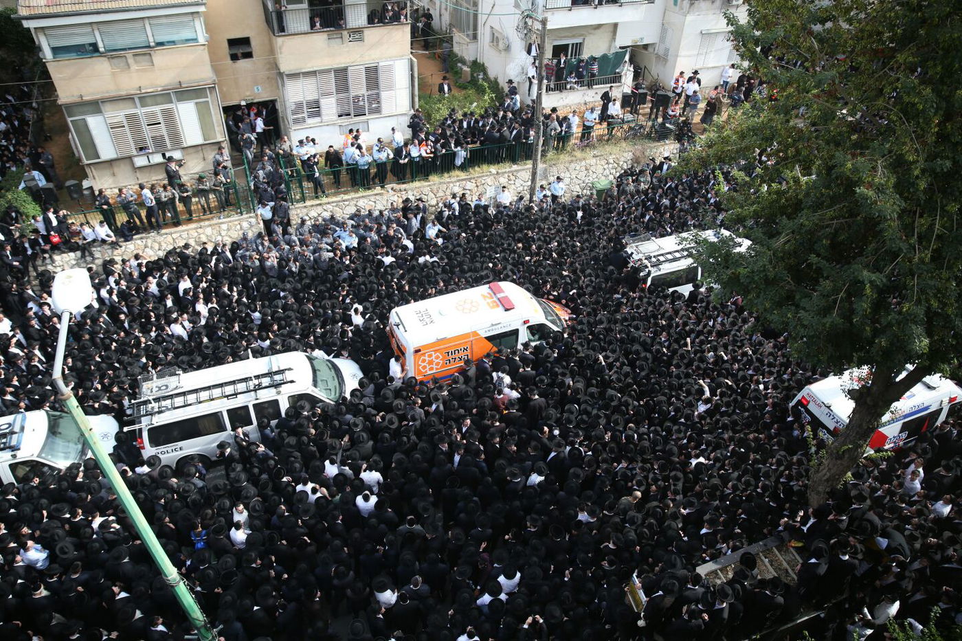 צפו בגלריה: הלווית הענק של מרן הרב שטיינמן מזווית נוספת