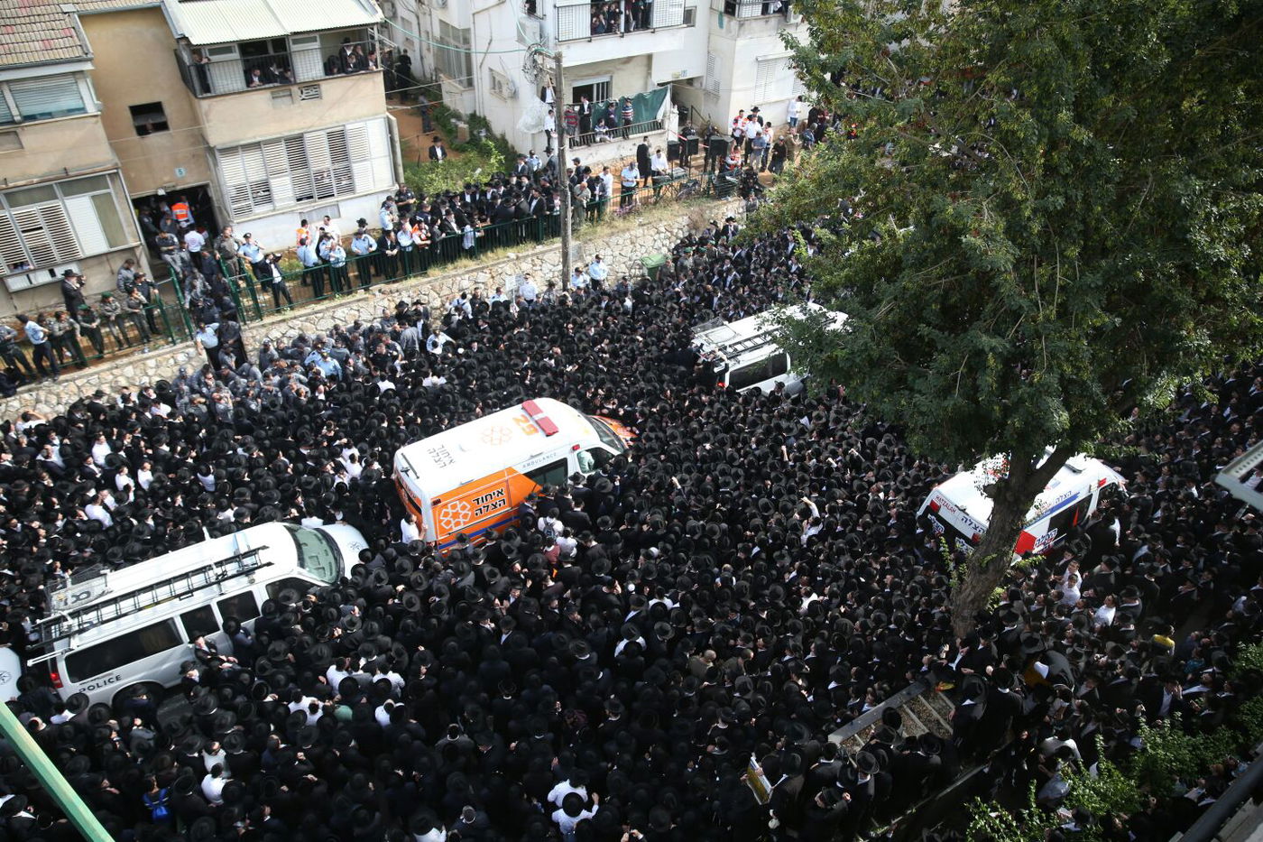 צפו בגלריה: הלווית הענק של מרן הרב שטיינמן מזווית נוספת