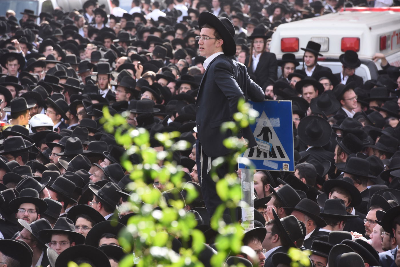 מבט נוסף: הקהל הרב בהלווית מרן הרב שטיינמן