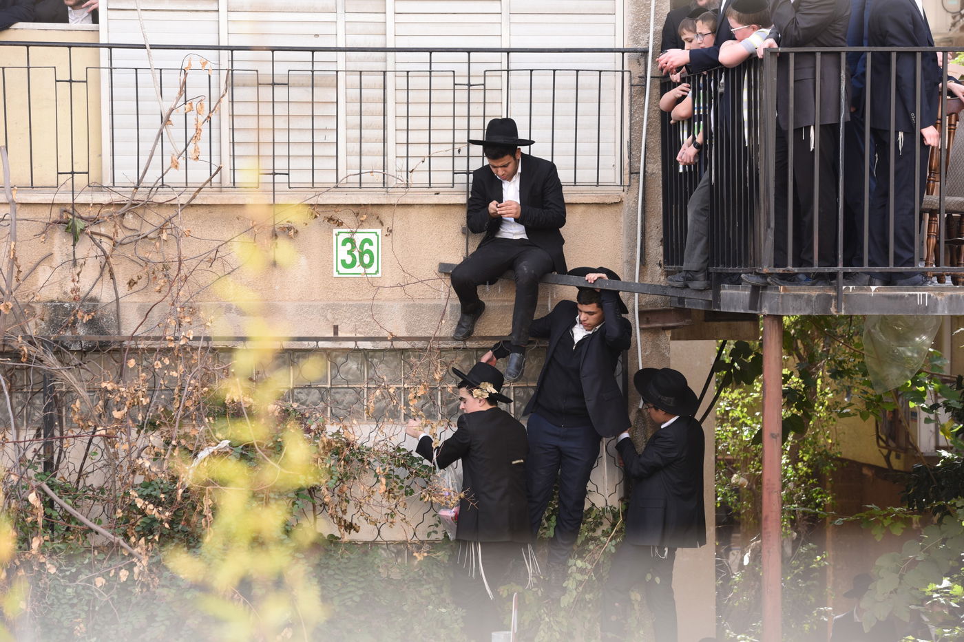 מבט נוסף: הקהל הרב בהלווית מרן הרב שטיינמן