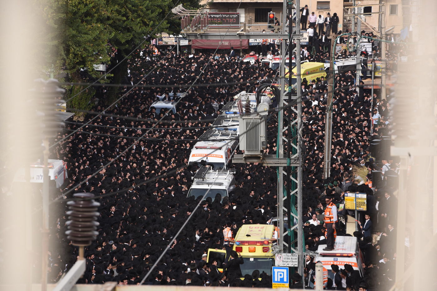 מבט נוסף: הקהל הרב בהלווית מרן הרב שטיינמן
