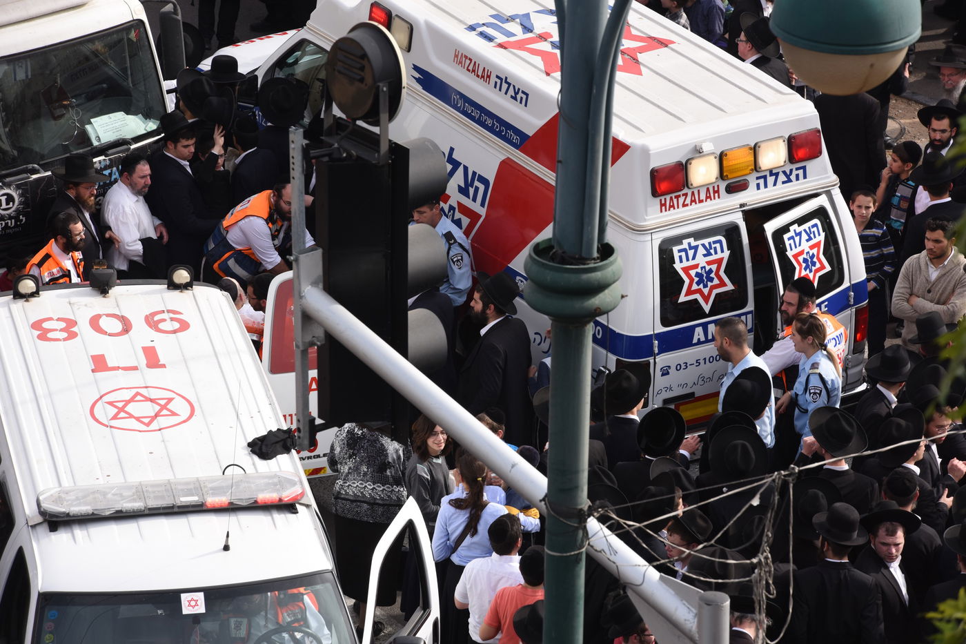 מבט נוסף: הקהל הרב בהלווית מרן הרב שטיינמן