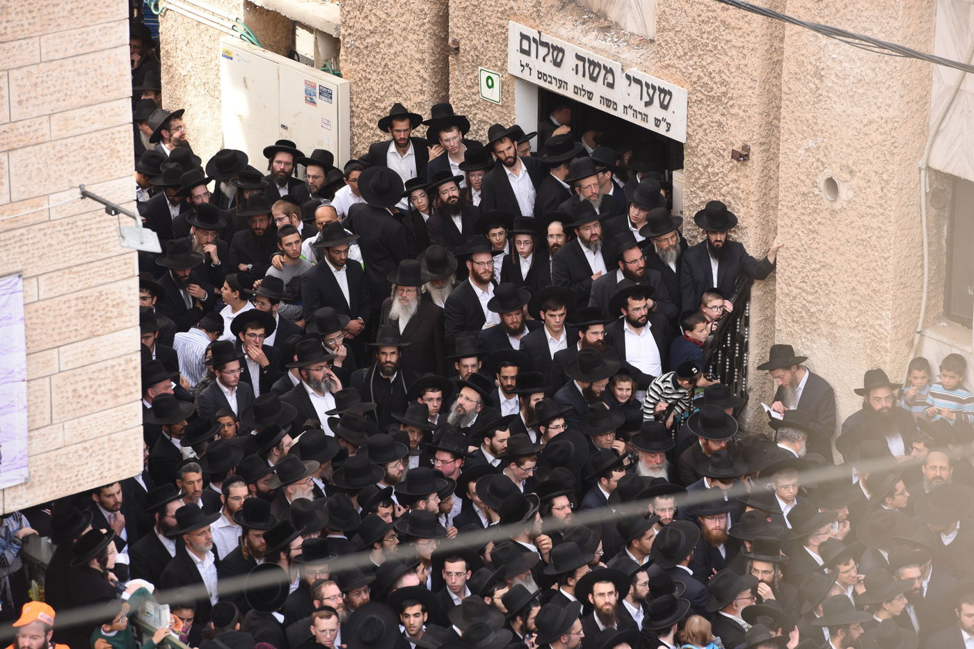 מבט נוסף: הקהל הרב בהלווית מרן הרב שטיינמן