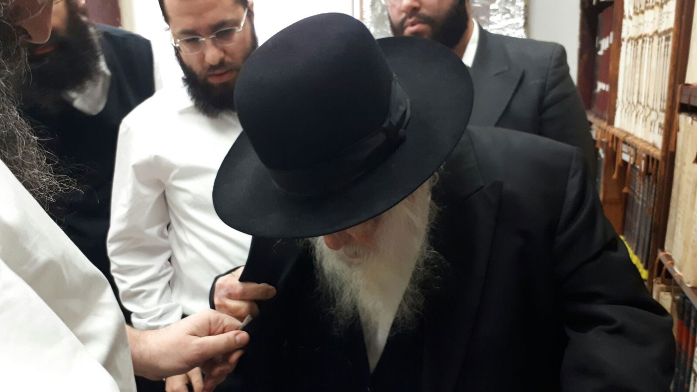 שר התורה עשה קריעה על מרן הרב שטיינמן: "לבטל את מסיבות חנוכה"