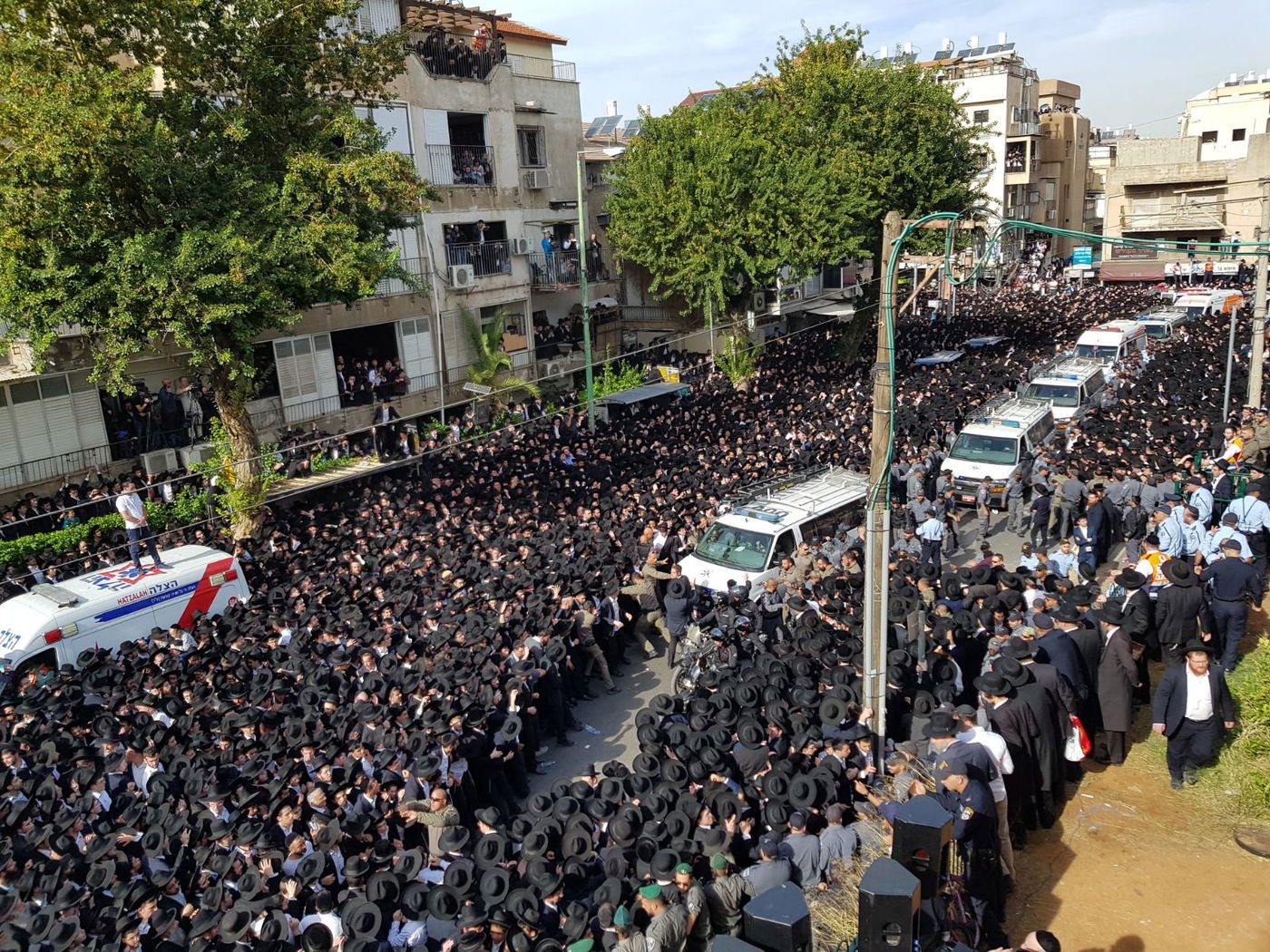 מאות אלפים במסע הלווית מרן הגראי"ל שטיינמן זצוק"ל