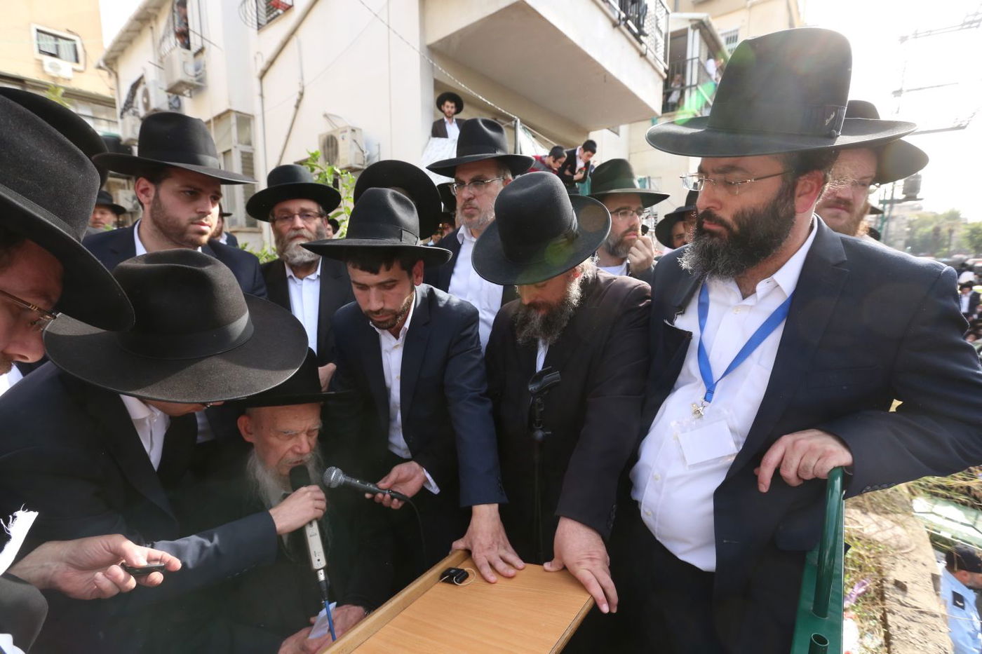 מאות אלפים במסע הלווית מרן הגראי"ל שטיינמן זצוק"ל