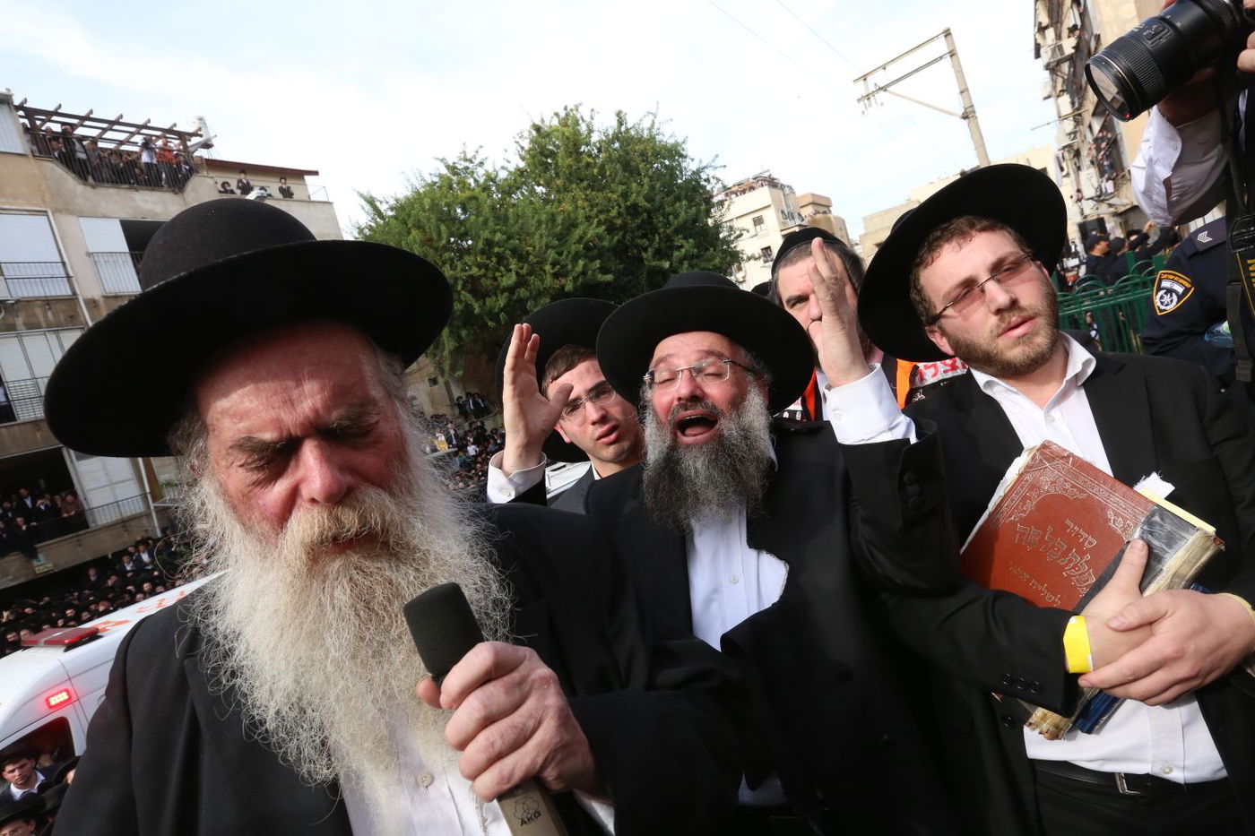 מאות אלפים במסע הלווית מרן הגראי"ל שטיינמן זצוק"ל