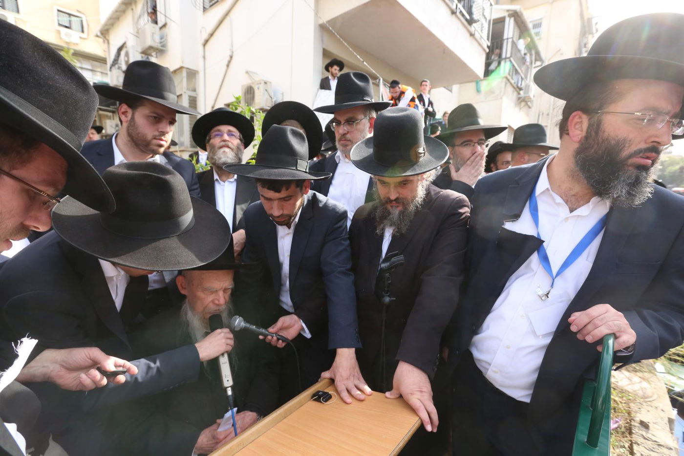 מאות אלפים במסע הלווית מרן הגראי"ל שטיינמן זצוק"ל