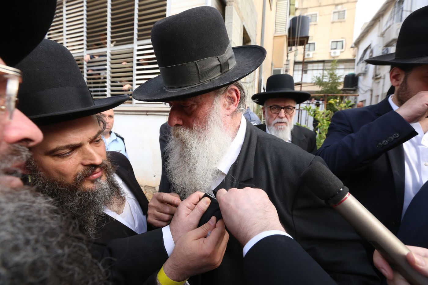 מאות אלפים במסע הלווית מרן הגראי"ל שטיינמן זצוק"ל