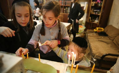 סיור חנוכיות וירטואלי: נר שני במאה שערים