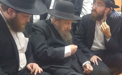 הגר"ד לנדו בניחום, הבוקר